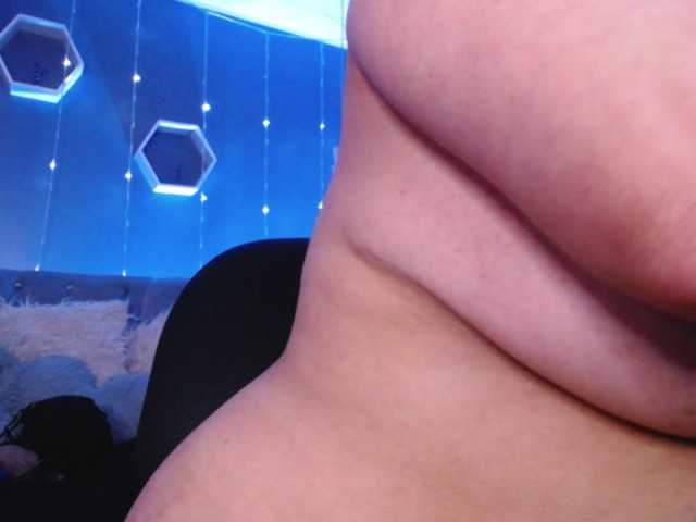 Live sex webcam photo for Sammy-owens #275788545