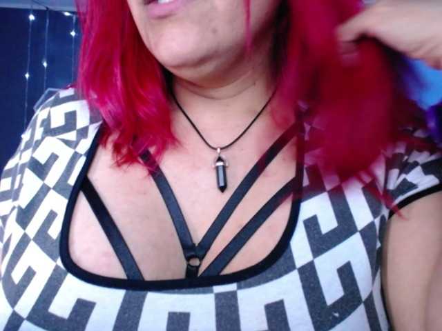 Live sex webcam photo for Sammy-owens #275924388