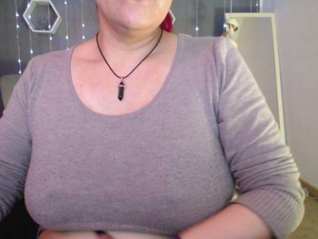 Live sex webcam photo for Sammy-owens #276095916