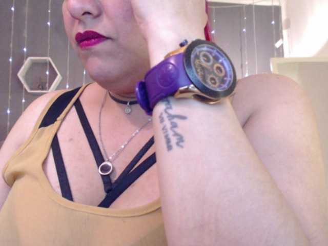 Live sex webcam photo for Sammy-owens #276745798