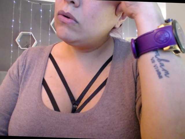 Live sex webcam photo for Sammy-owens #276859687