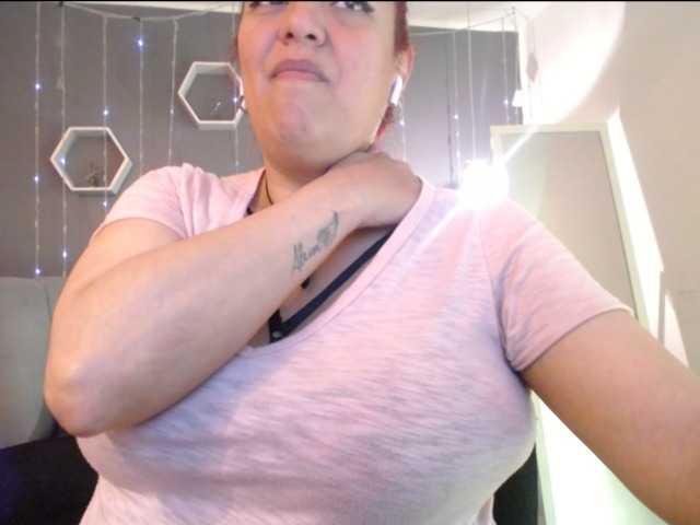 Live sex webcam photo for Sammy-owens #276880624