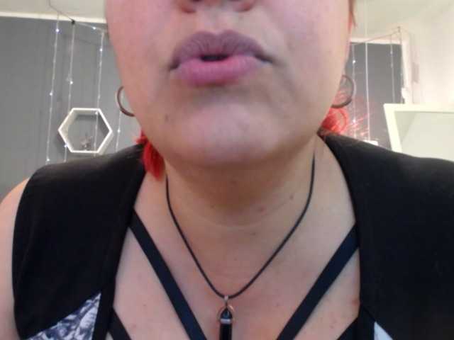 Live sex webcam photo for Sammy-owens #276998666