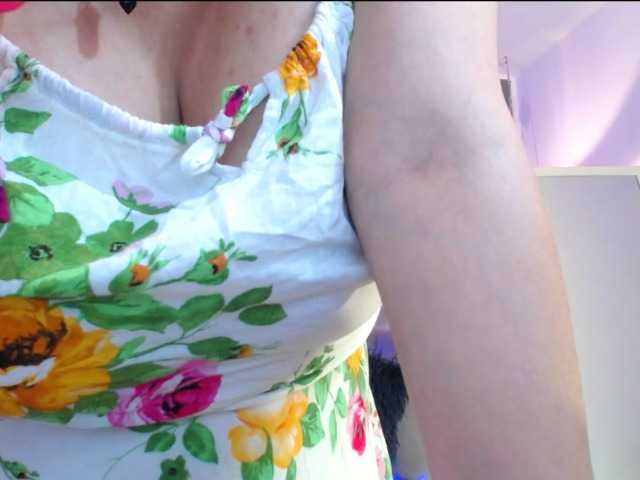 Live sex webcam photo for Sammy-owens #277147492