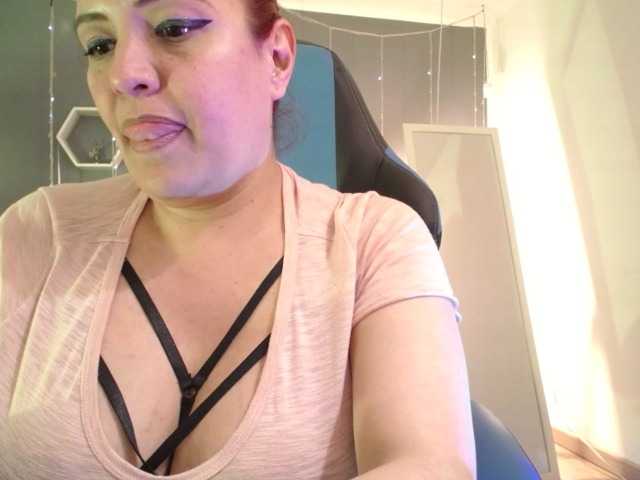 Live sex webcam photo for Sammy-owens #278175341