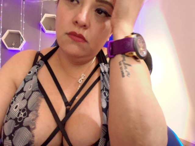 Live sex webcam photo for Sammy-owens #278203886