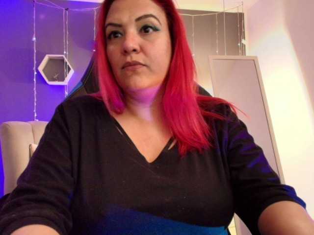 Live sex webcam photo for Sammy-owens #278254223