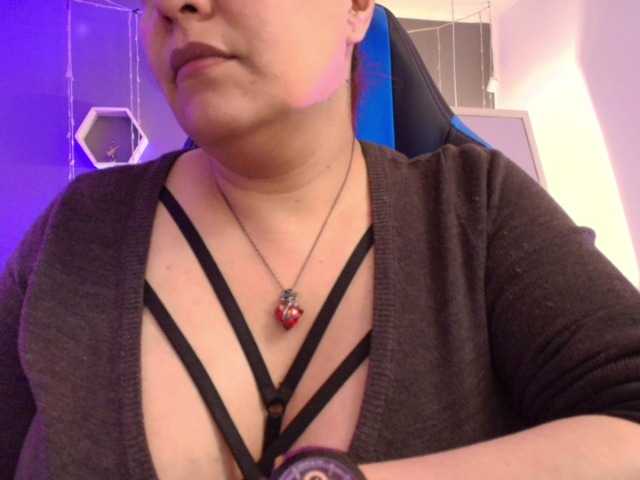 Live sex webcam photo for Sammy-owens #278269901