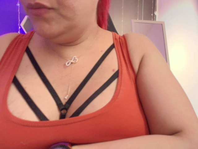 Live sex webcam photo for Sammy-owens #278280946