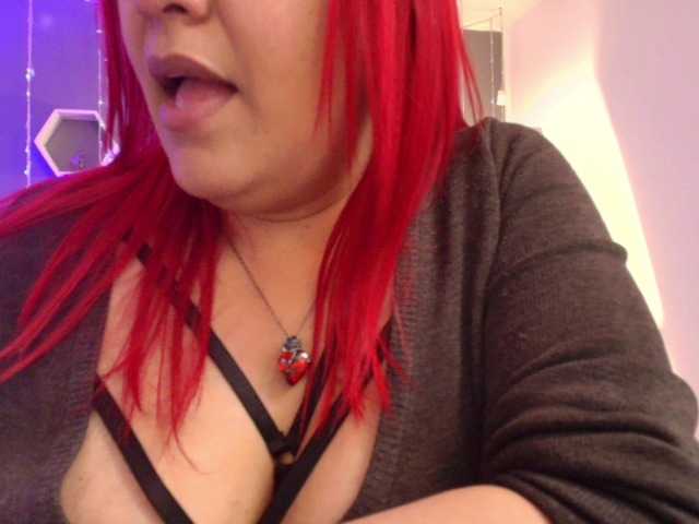 Live sex webcam photo for Sammy-owens #278393825