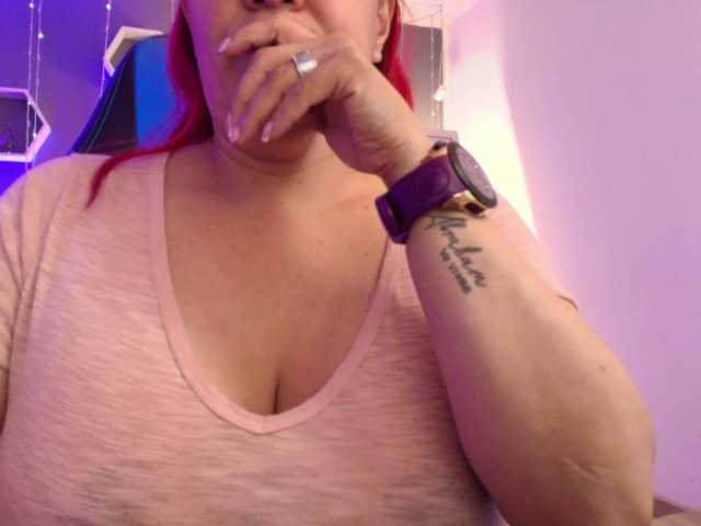 Live sex webcam photo for Sammy-owens #282037786