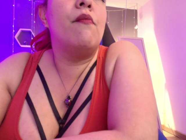 Live sex webcam photo for Sammy-owens #284346352