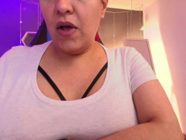 Live sex webcam photo for Sammy-owens #285112975