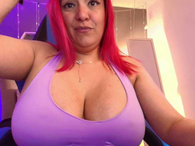 Live sex webcam photo for Sammy-owens #285828247