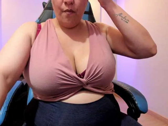 Live sex webcam photo for Sammy-owens #292096818