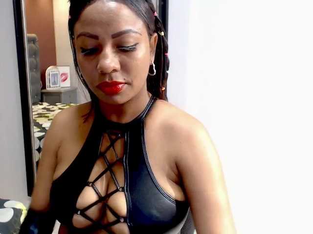 Live sex webcam photo for SammyHawk #274100099