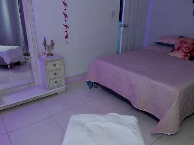 Live sex webcam photo for SammyMoore #272028081