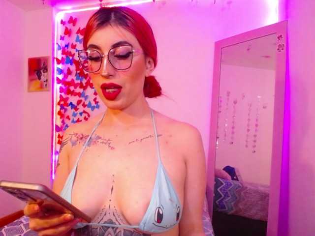 Live sex webcam photo for Sammyviolet #276755260