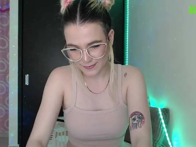 Live sex webcam photo for Samy-meow #273079244