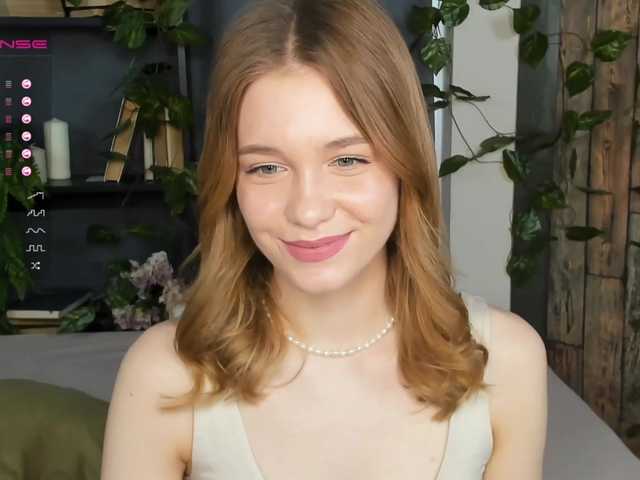 Live sex webcam photo for SandraLewiz #273104953