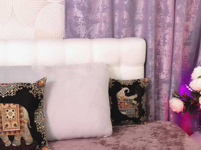 Live sex webcam photo for SandraMi #291292570