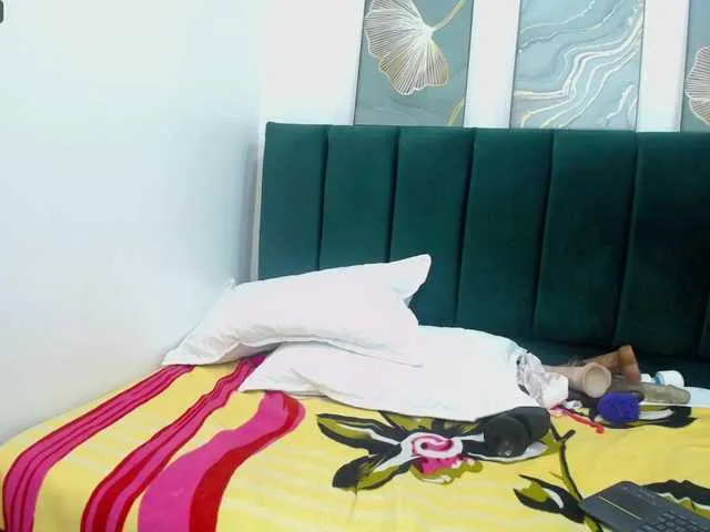 Live sex webcam photo for Sandrraa-- #275972354