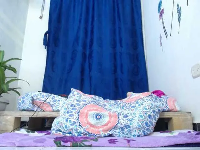 Live sex webcam photo for Sandrraa-- #276974193