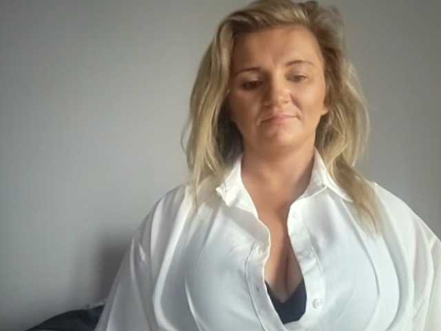 Live sex webcam photo for SandyFlirt #277352369