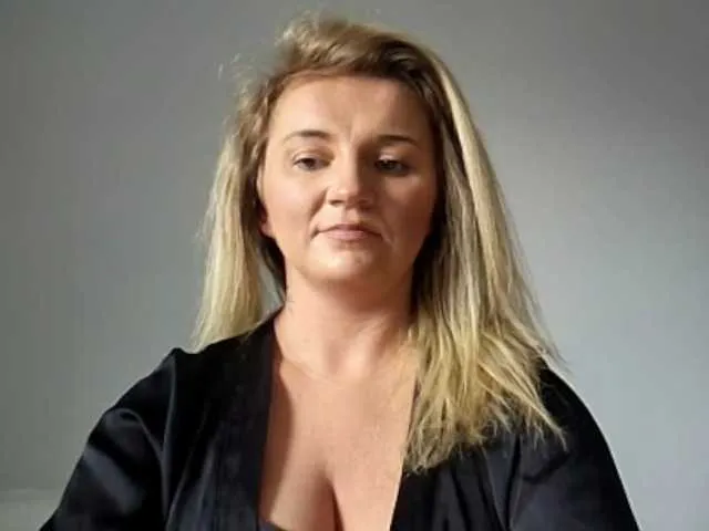 Live sex webcam photo for SandyFlirt #277400224