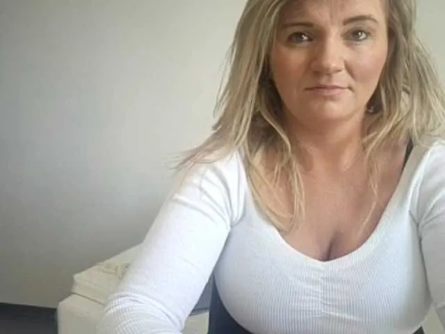 Live sex webcam photo for SandyFlirt #277476102