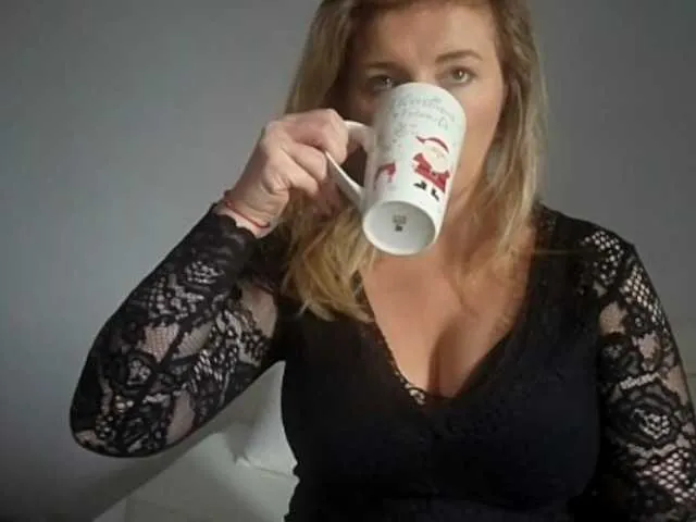 Live sex webcam photo for SandyFlirt #277508683