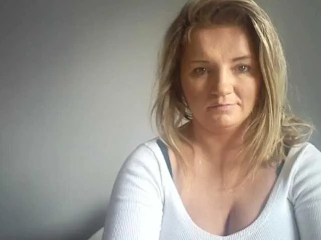 Live sex webcam photo for SandyFlirt #277515539