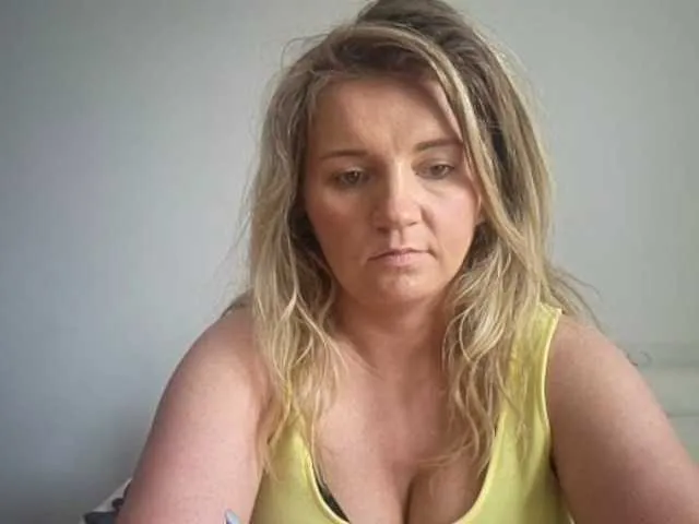 Live sex webcam photo for SandyFlirt #277683048