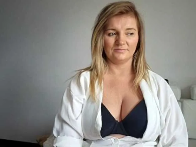 Live sex webcam photo for SandyFlirt #277874194