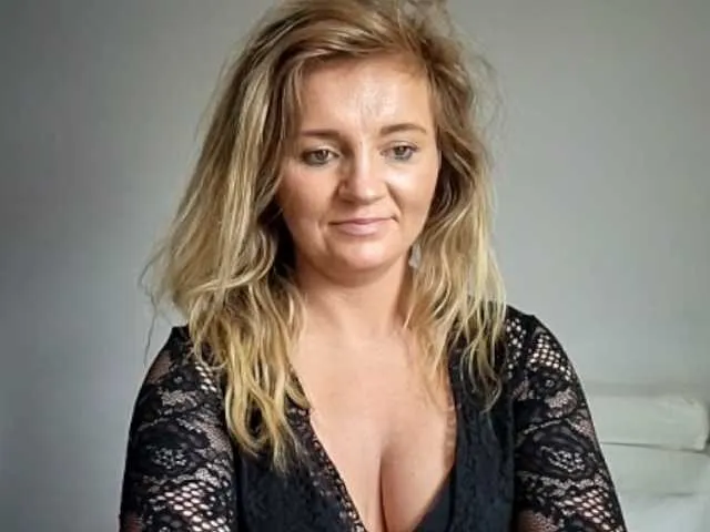 Live sex webcam photo for SandyFlirt #278042975