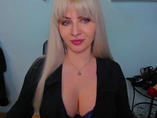 Live sex webcam photo for SandyMISS #271817740