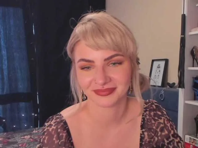 Live sex webcam photo for SandyMISS #273815102