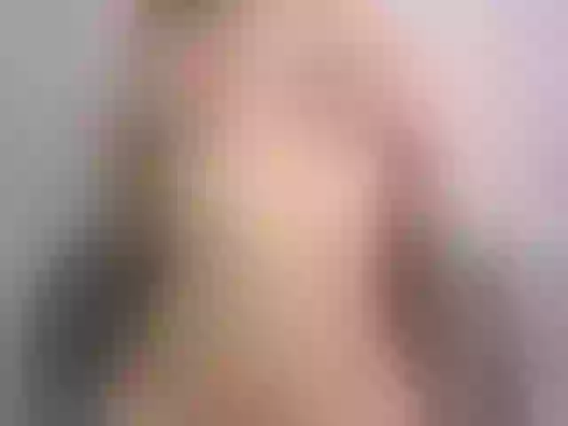 Live sex webcam photo for SandyMoon #291275913