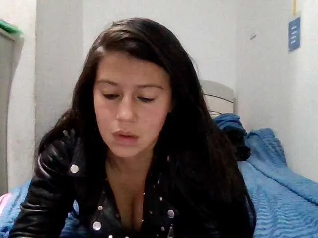Live sex webcam photo for SandyQueen #290416339