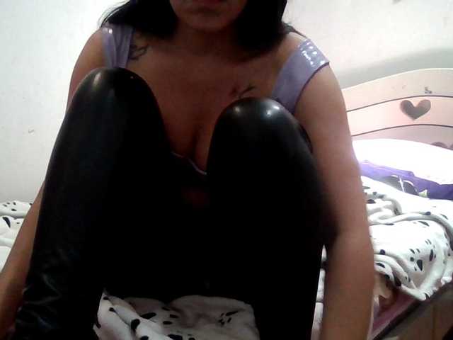 Live sex webcam photo for SandyQueen #290751740