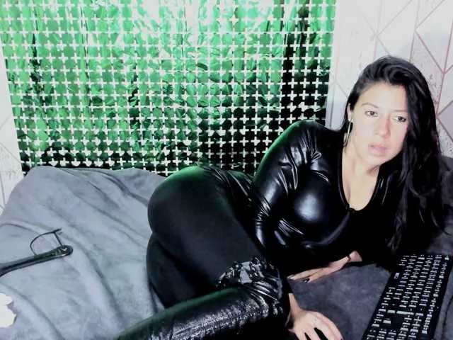 Live sex webcam photo for SandyQueen #291873145