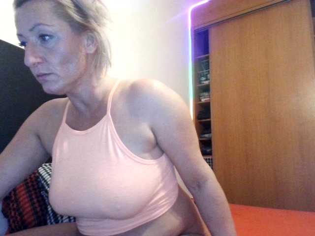 Live sex webcam photo for Sandyforyou #276636837