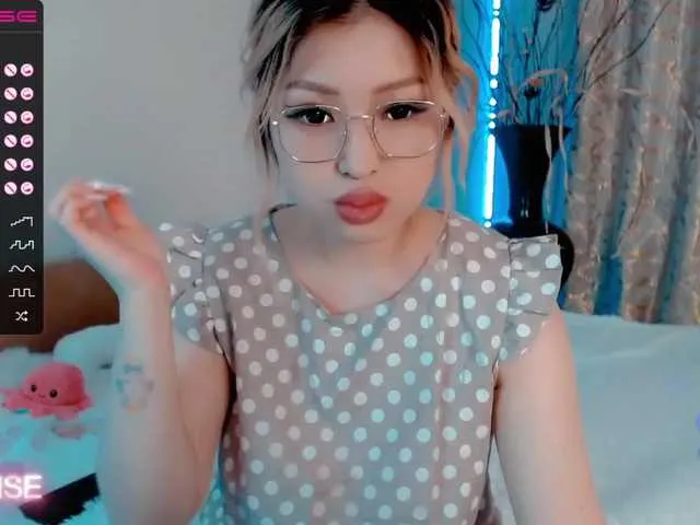Live sex webcam photo for Sanny-sweet #272676700