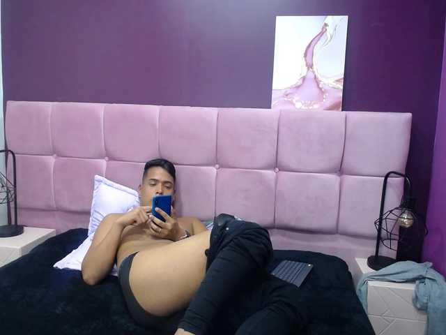 Live sex webcam photo for Santana- #276345437