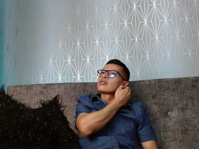 Live sex webcam photo for SantySaenz #276053605