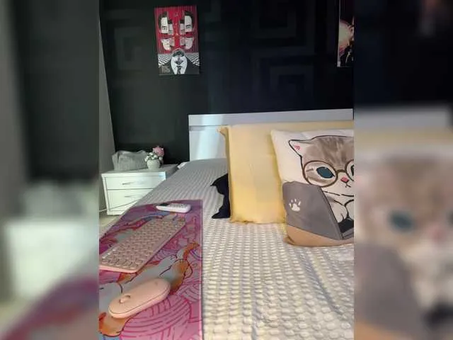 Live sex webcam photo for Sara- #290882125