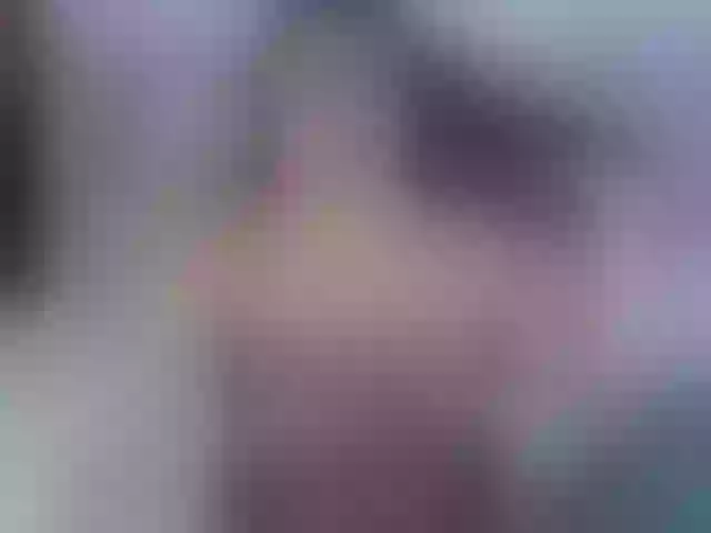 Live sex webcam photo for Sara-04 #277343198