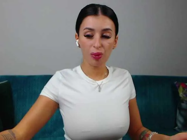 Live sex webcam photo for Sara-Daisy #292757151