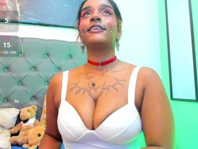 Live sex webcam photo for Sara-Graham #290987675