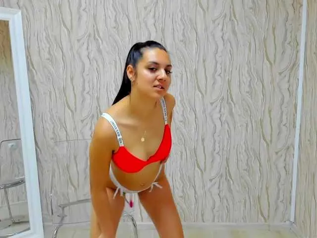 Live sex webcam photo for Sara-Harperr #277129752